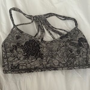 Lulu lemon sports bra